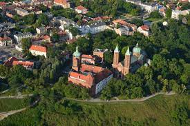 Employ strategic skills and battlecraft to earn fame and add gold to your clan treasury. Schloss Plock Europaische Route Der Backsteingotik