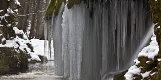 Vândut în toată lumea magazin de vânzare cumpara online imagini spectaculoase de la cascada. Un Adevarat Spectacol Al Naturii Nu Departe De Timisoara Cascada