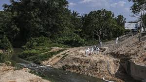 Environmental pollution problems in malaysia have a long history. Pasir Gudang How One Quiet Lorry Sparked A Toxic Waste Crisis Bbc News