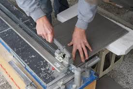 Für gerade schnitte, durch die sie die fliesen auf die richtige breite oder länge schneiden, ist eine fliesenschneidemaschine ideal. Fliesen Schneiden Fliesen Legen Diybook At