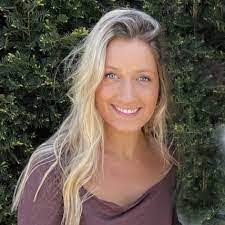 Olivia Shank's Instagram, Twitter & Facebook