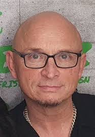 Robert Budzinski's Instagram, Twitter & Facebook