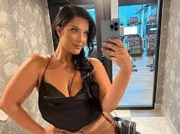 I feel so sexy after losing 100lbs – but people say I should humble myself'  - Daily Star