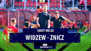 Sprawdź najnowsze i najciekawsze materiały przygotowane przez redakcję w dziale widzew łódź. Widzew Znicz Widzew Awansowal Do 1 Ligi Gorzki Smak Fety Z Policja Na Boisku Super Express