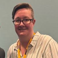 Anna Niles's Instagram, Twitter & Facebook