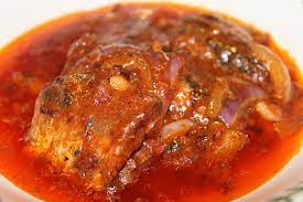 Hii.vaga friends namma sardin samaikelam remba fames ana youtuber sis sugu pavithra voda recipe tha innaki na samaike pore. Ikan Sardin Masak Sambal Azie Kitchen