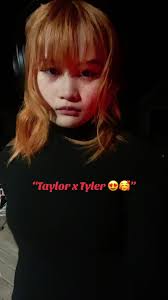 Ashlyn Barr's Instagram, Twitter & Facebook