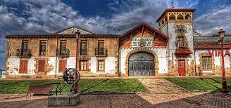 Tras cumplir 140 años en haro, ha expandido su. Bodegas Centenarias Quien A Rioja Vino