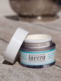 We did not find results for: Beste Antifaltencreme Welche Falten Creme Hilft Wirklich