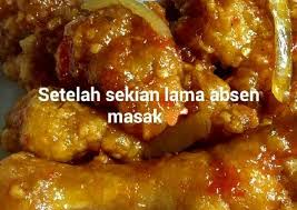 Rice is rolled inside a banana leaf and boiled, then cut into small cakes as a staple food replacement of steamed rice. Aneka Resep Kulit Ceker Bumbu Sambal Goreng Yang Lezat Sweetbuyouts
