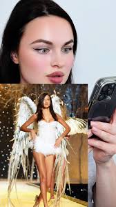 How to Do The Adriana Lima Elevator Ai Photo