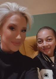 Can I get 50 hello's with an heart ❤️ from my lovely and amazing 😍 fans  out there ,if my music has ever made you happy ❤️♥️