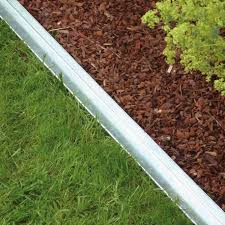 Nos bordures pliables en acier en épousent les contours. Bordure De Jardin En Acier Galvanise Droite 59 X 4 X 9 Cm
