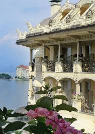 Das hotel ist dekoriert mit vielen antiquitaeten und gemälde, was dem haus ein charmantes flair verleiht. Italy Stresa Hotel Villa E Palazzo Aminta Ormina Tours
