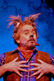 Waiting to watch Let Us Entertain You in Centre Stage for the last time.  Feel sad that it won't be back