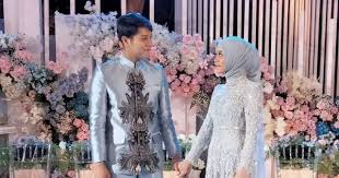 Sebelum acara dimulai, rizky billar sempat menyampaikan perasaannya jelang melamar pedangdut lesti kejora. G0hbdlr Hxoksm