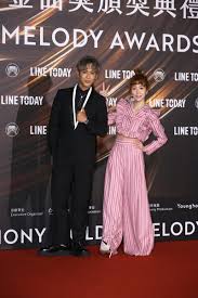 Jun 10, 2021 · 獨家｜孫盛希入圍金曲5大獎遇疫短收百萬 扛3千萬房貸慘吃冰箱臭酸杏鮑菇 更新時間： 2021/06/10 12:05 孫盛希入圍金曲5項大獎遇疫短收百萬 苦扛房貸壓力吃冰箱酸掉的杏鮑菇。 3e67o Obwozvom