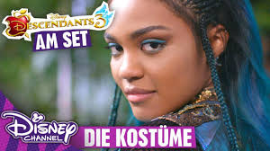 Hier findest du alle ausmalbilder und malvorlagen deiner lieblingssendungen, kostenlos und im überblick. Descendants 3 Die Kostume Disney Channel Youtube