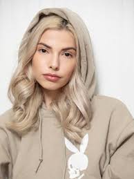 Kit keenan is a contestant on matt james' season of 'the bachelor' in 2021, and she also happens to be the daughter of a celeb. Kit Keenan Matt James Bachelor S Contestant Age Height Job Father Instagram