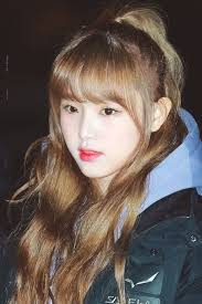 Program 'game of blood' yang memiliki konsep survival ini akan membawa para pemain untuk berpartisipasi dalam persaingan mendapatkan uang melalui permainan. 181109 Music Bank ì¶œê·¼ Izone Yena Kpop Girl Groups Kpop Girls Favorite Celebrities
