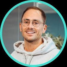 Alexander Wiedmann's Instagram, Twitter & Facebook