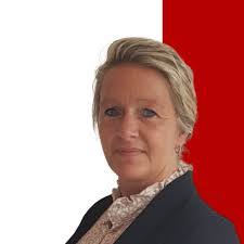 Carla Fournier's Instagram, Twitter & Facebook