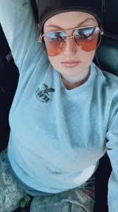 Hilary Bennett's Instagram, Twitter & Facebook