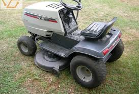 L'entreprise suédoise husqvarna est mondialement reconnue notamment grâce à la qualité de son travail sur ses tracteurs tondeuses. Tracteur Tondeuse Cv Neuf Offres Octobre Clasf