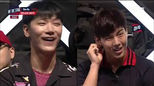 Ravi dan shownu terlihat berfokuspada laser sambil memegang senjata, sementara sikap serius lucas menunjukkan ekspresi wajahnya yang gugup. Eng Hit The Stage Shownu Cut Ghost Prank Youtube