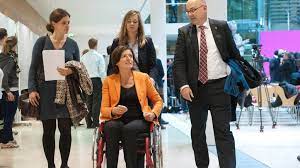Ms malu dreyer, head of bundestrat, the upper chamber of the german parliament, has pledged germany's support to nigeria in its economic recovery effort. Cdu Mann Beleidigt Malu Dreyer Wegen Ihrer Behinderung B Z Berlin