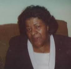 Jennifer Moten's Instagram, Twitter & Facebook