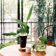 The drink, which features campari and sweet vermouth in equal parts topped with sparkling water, is an effortless take. Apa Bedanya Americano Dan Long Black Coffeeland