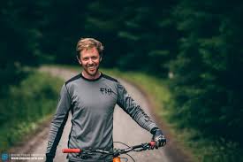 Jersey for road cyclists and a bike shirt for mountain bikers, for example. The Best Mountain Bike Fork 2021 9 Suspension Forks In Review Enduro Mountainbike Magazine