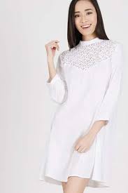 Model baju pengantin ini bertujuan untuk menyelimuti sekujur lengan anda dan menyeimbangkannya dengan gaun yang anda pakai. Inilah 10 Model Kebaya Dress Pendek Terpopuler Tahun 2021