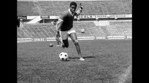 Eusebio Benfica Lissabon Training Ground Dribbling Sport Football Training Lisbon Sports Club Practicing Professional Footballer Soccer Ball T Equipa