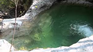 La cascata del fosso della valle presso bagnoregio si trova dentro una forra selvaggia e difficile da raggiungere. Le Suggestive Cascate Della Valle Del Mis Youtube