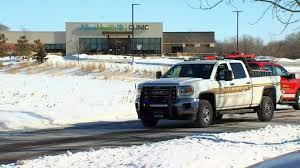 A woman is dead and four other people were injured after a man opened fire at the allina health clinic crossroads campus in buffalo, minnesota, on tuesday, the buffalo police said. 1 Dead 4 Hurt Suspect In Custody After Shooting At Minnesota Health Clinic