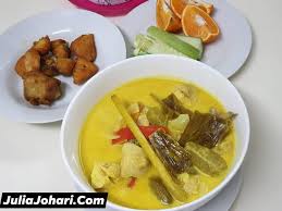 Berpeluh makan mi champa, resipi ini memang tangkap leleh. Resepi Ayam Masak Lemak Cili Padi Belimbing Buloh