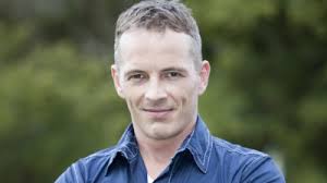 Dieter brummer (born 5 may 1976 in sydney) is an australian actor of german descent, probably best known for his role as shane parrish on the television soap opera home and away. 1sefintdo9os1m