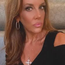 Colleen Gamble's Instagram, Twitter & Facebook