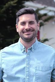 Evan Curry's Instagram, Twitter & Facebook