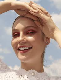 Hannah Dodd lights up the screen