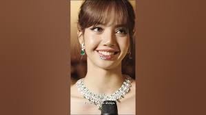 Scandalous Photos of Lisa and Frédéric Arnault in Tuai Airport VIP Lounge