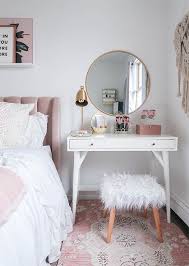15 Super Cool Vanity Ideas For Small Bedrooms Small Bedroom Vanity Home Decor Room Inspiration