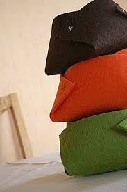 Faire Un Pot A Crayons Bijoux Bobines Boutons M Avez Vous Dit En Feutre Ne Casse Pas Que Cache Ma Boite A Belette Pot A Crayon Faire Soi Meme Feutre