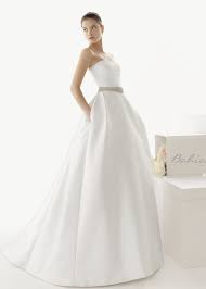 Check spelling or type a new query. 48 Minimal And Elegant Wedding Dresses Weddingomania