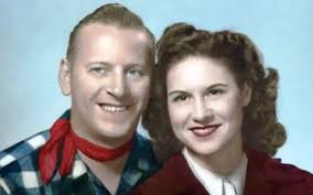 A Look Back at Kitty Wells and Johnnie Wright [Videos]