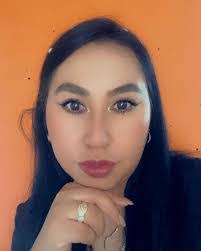 Amy Aviles's Instagram, Twitter & Facebook