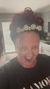 Maria Oakes's Instagram, Twitter & Facebook