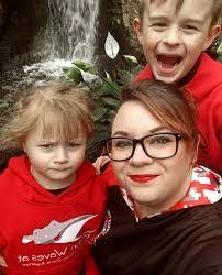 Amy Garringer's Instagram, Twitter & Facebook